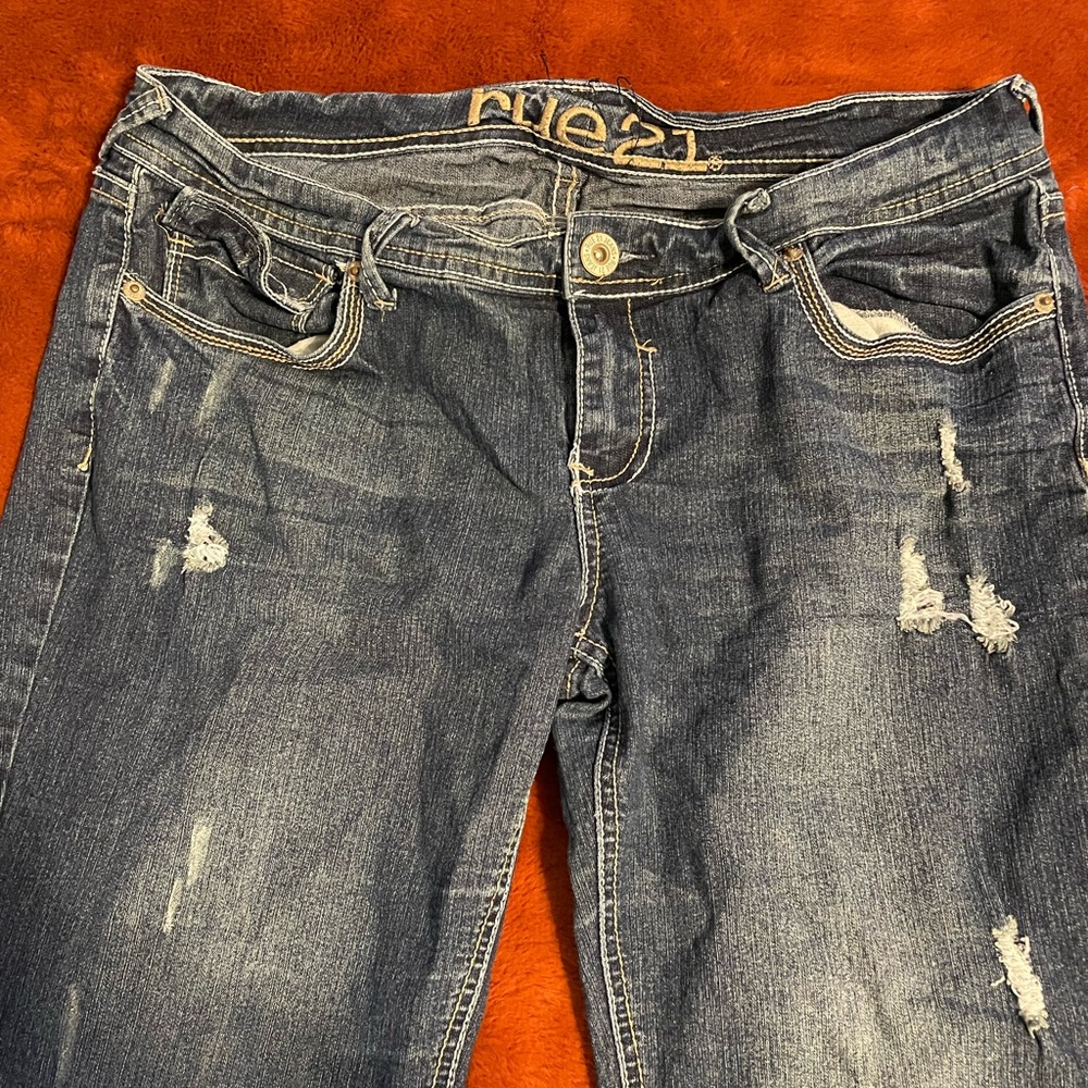 Rue 21 curvy capris